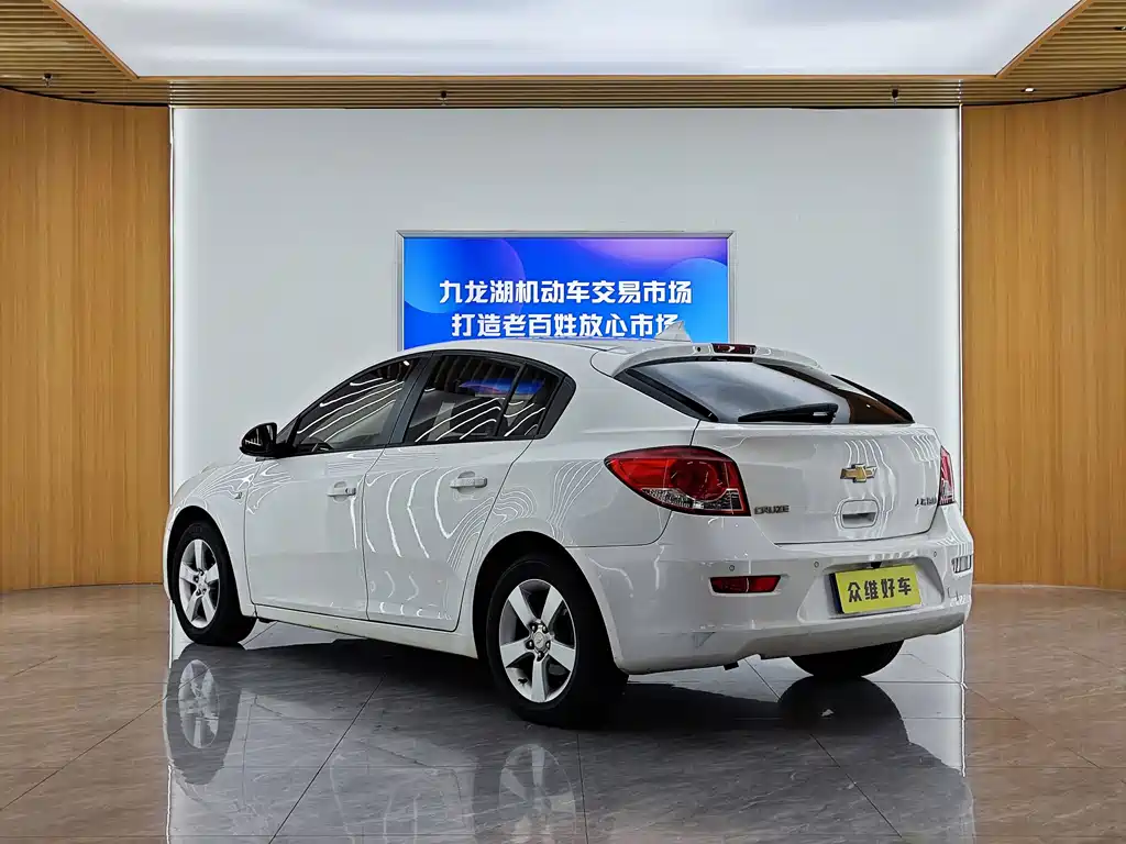 Chevrolet Cruze — миниатюра 7