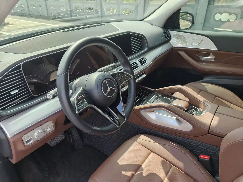 Mercedes-Benz GLE (Import) — миниатюра 10