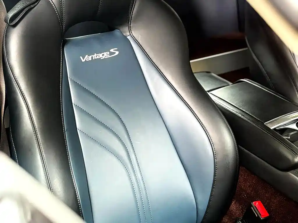 Aston Martin V8 Vantage — миниатюра 6