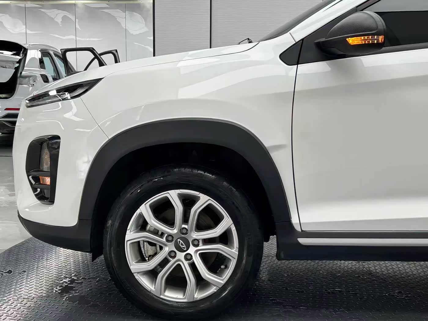 CHERY Tiggo 3x 1.5 л 2022 г. Белый, пробег 39000 км