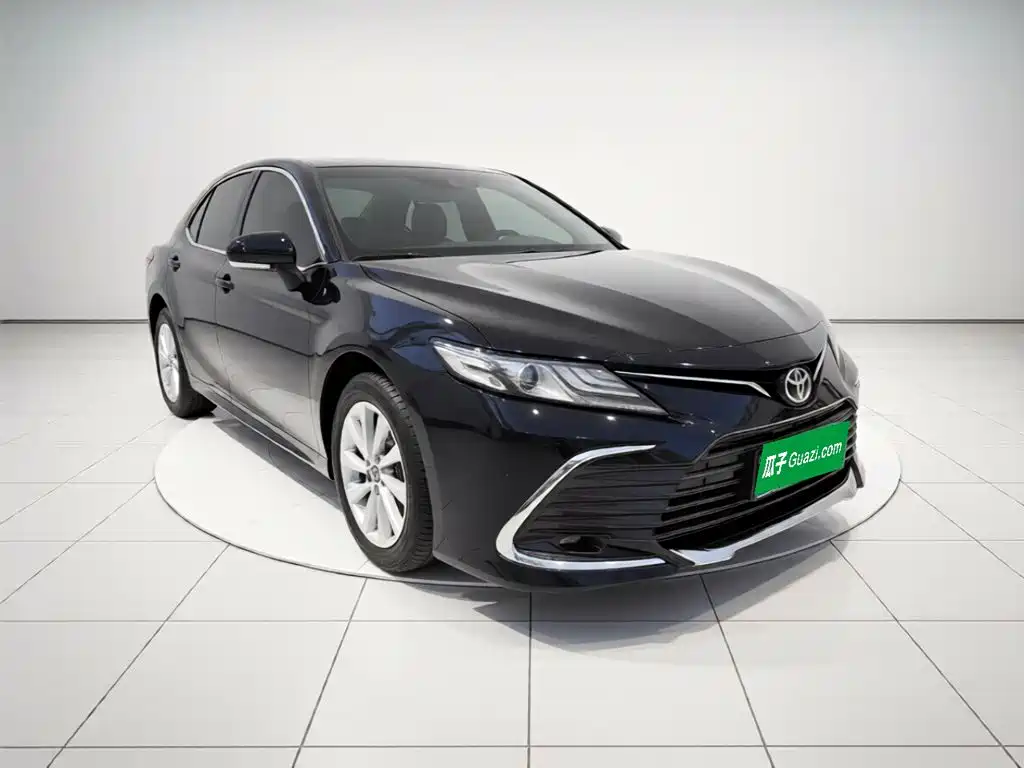 Toyota Camry — миниатюра 3