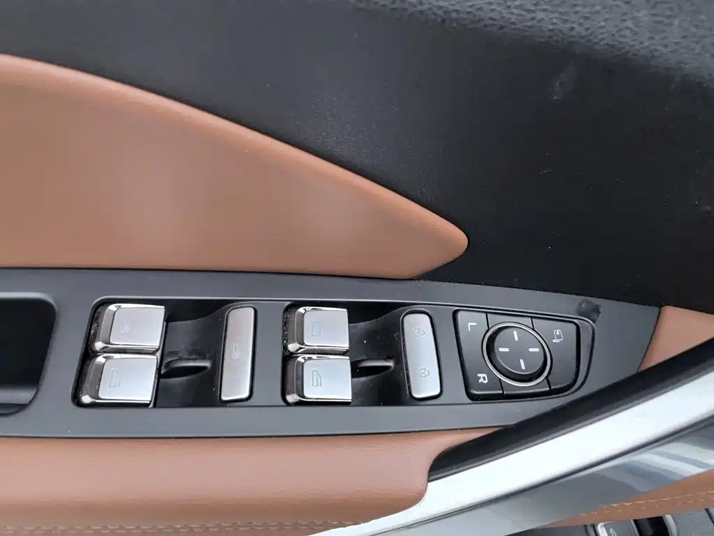 Geely Boyue — миниатюра 9