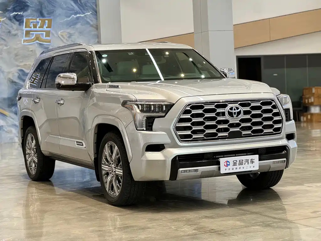 Toyota Sequoia — миниатюра 3