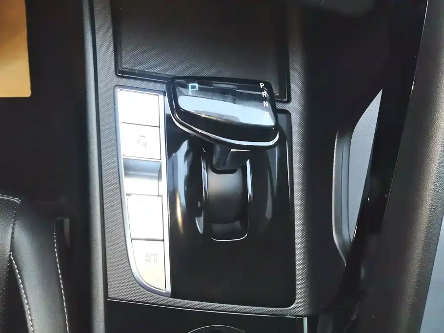 Hyundai Elantra — миниатюра 16