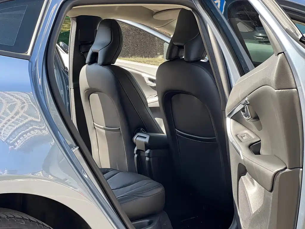 Volvo V40 — миниатюра 7