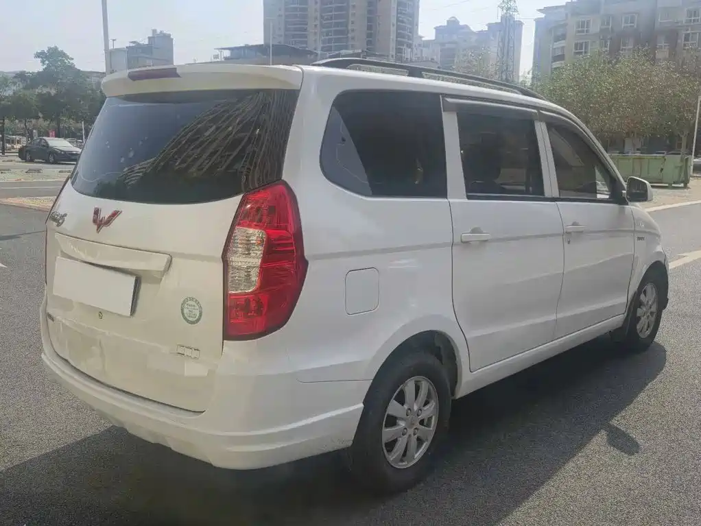 Wuling Hongguang — миниатюра 7