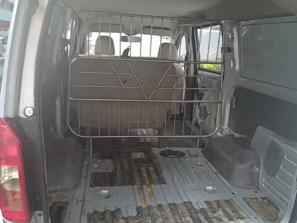 Wuling Rongguang V — миниатюра 8