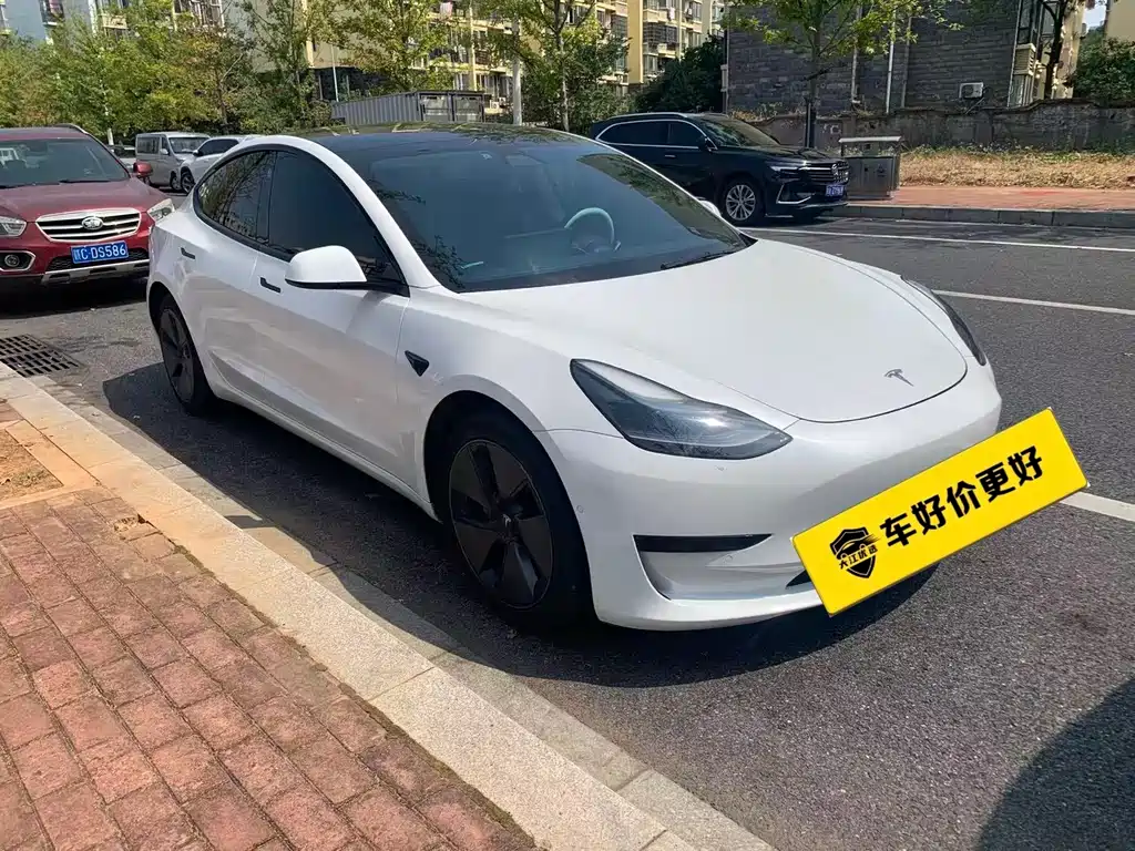 Tesla Model 3 — миниатюра 2