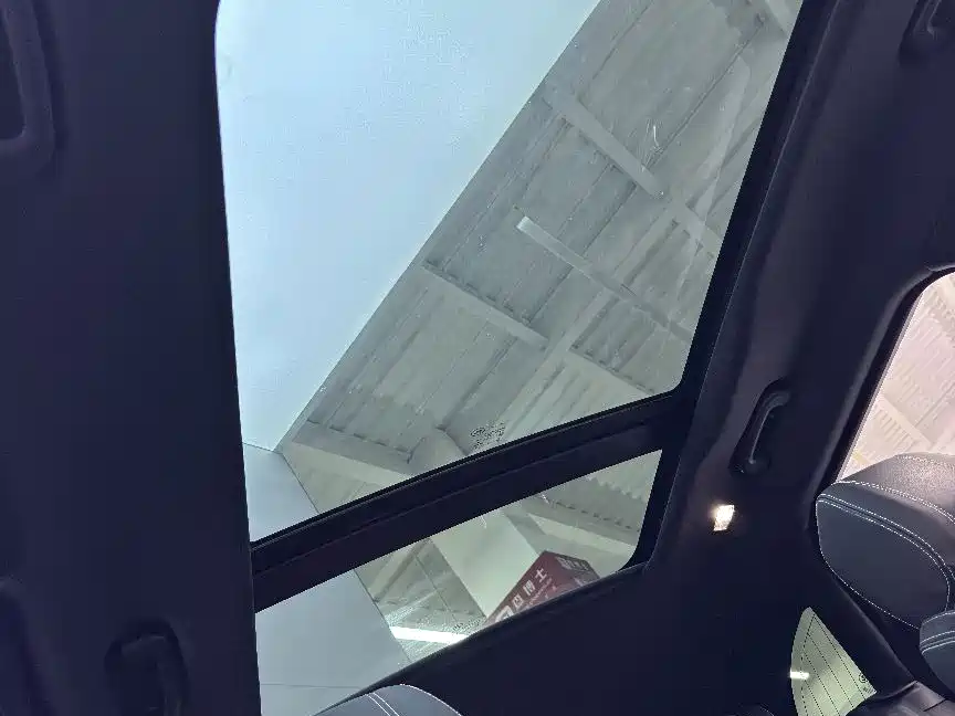 Land Rover Velar — миниатюра 5