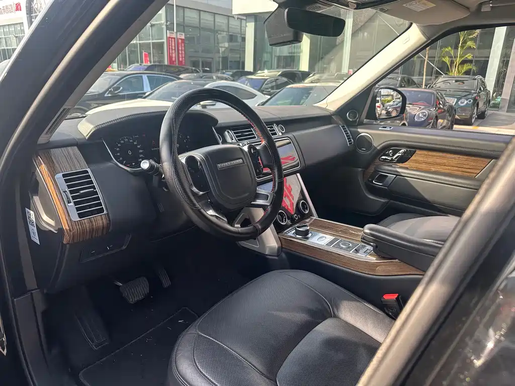 Land Rover Range Rover — миниатюра 8