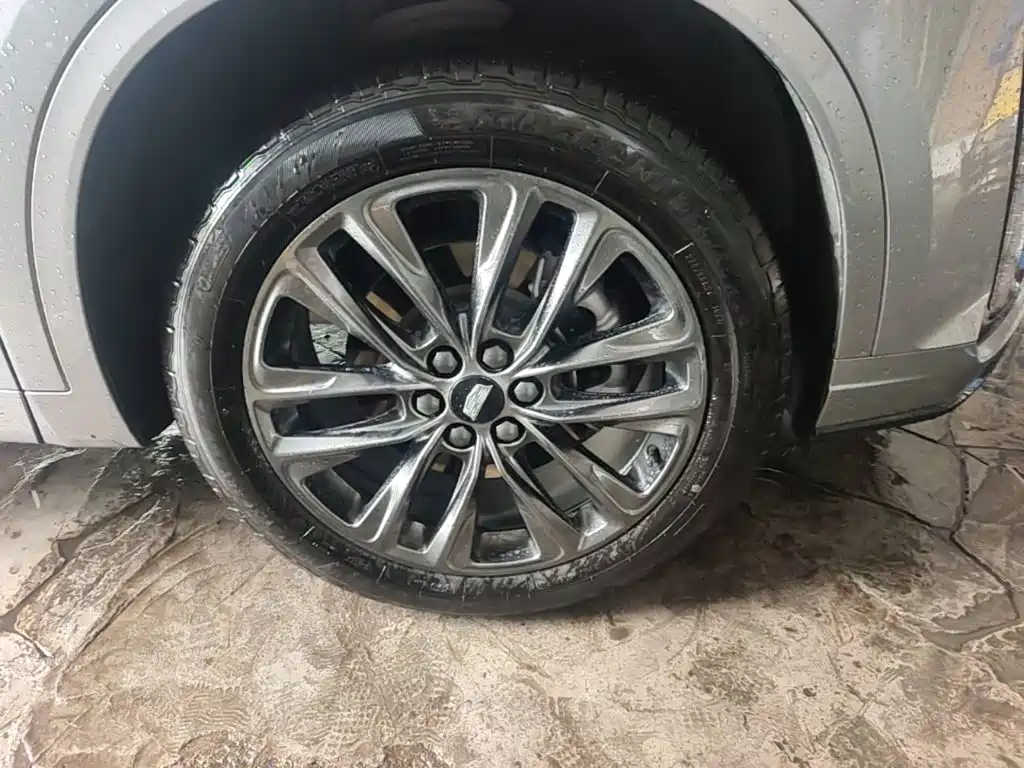 Cadillac XT6 — миниатюра 12