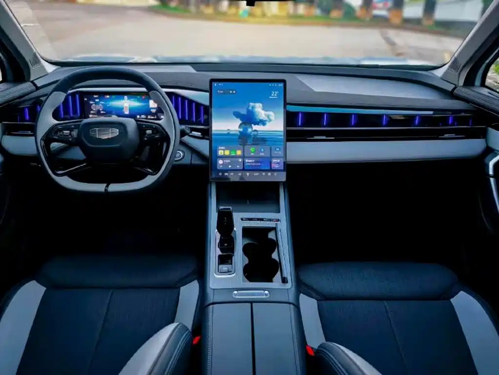Geely Boyue L — миниатюра 5