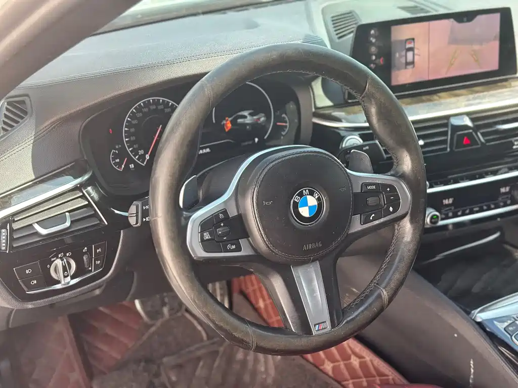BMW 5 Series — миниатюра 6