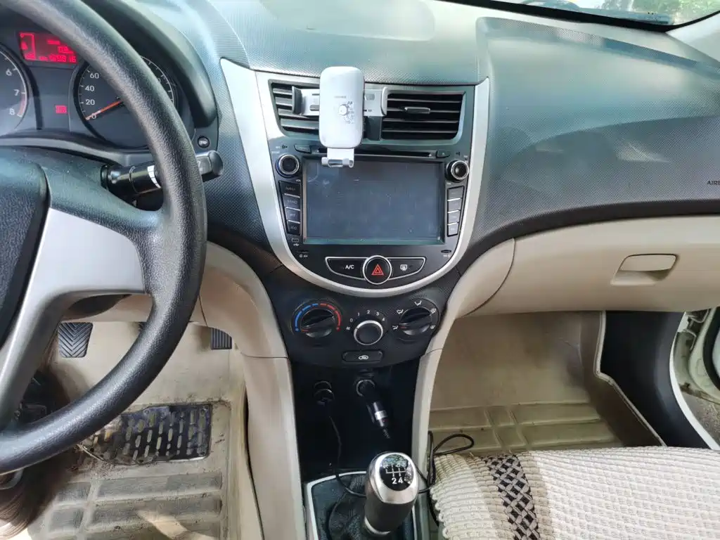 Hyundai Verna — миниатюра 14