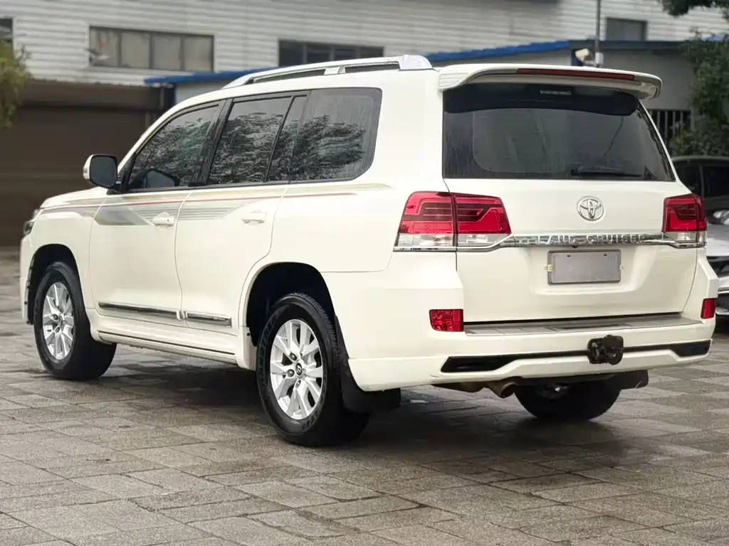 Toyota Land Cruiser — миниатюра 5
