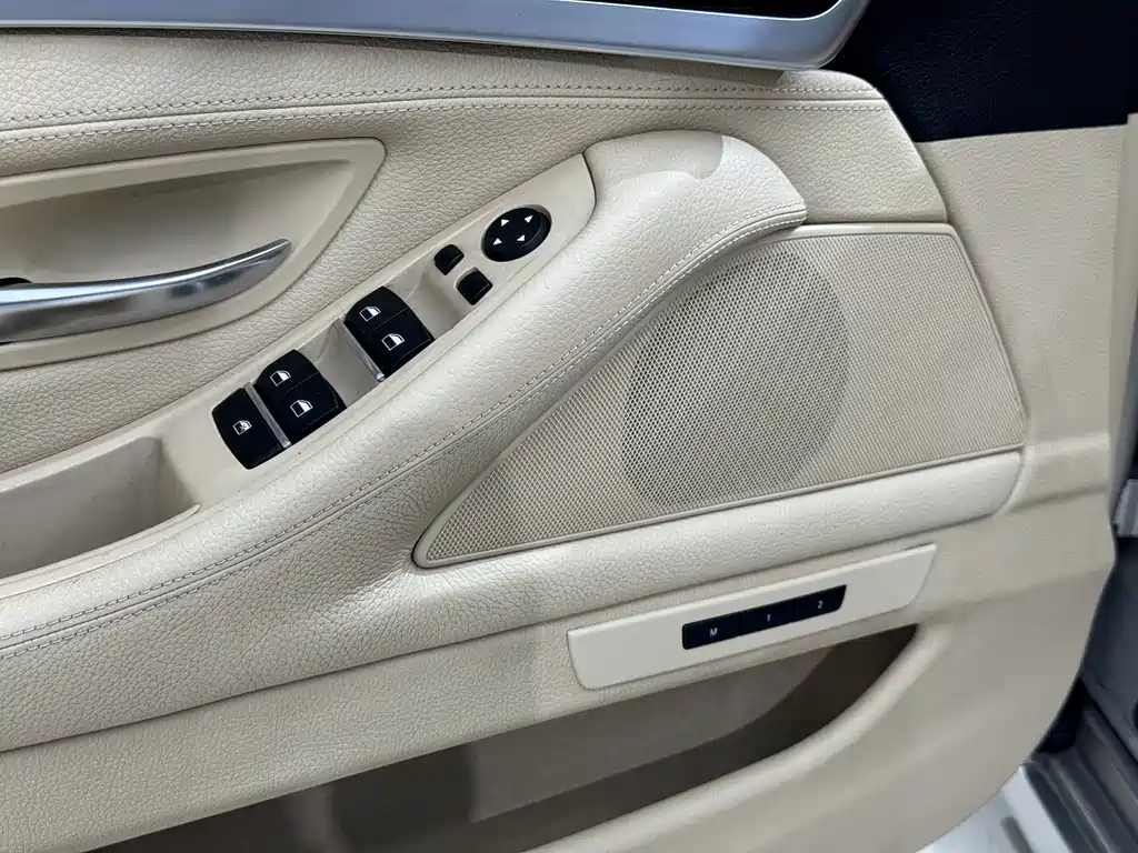 BMW 5 Series — миниатюра 25