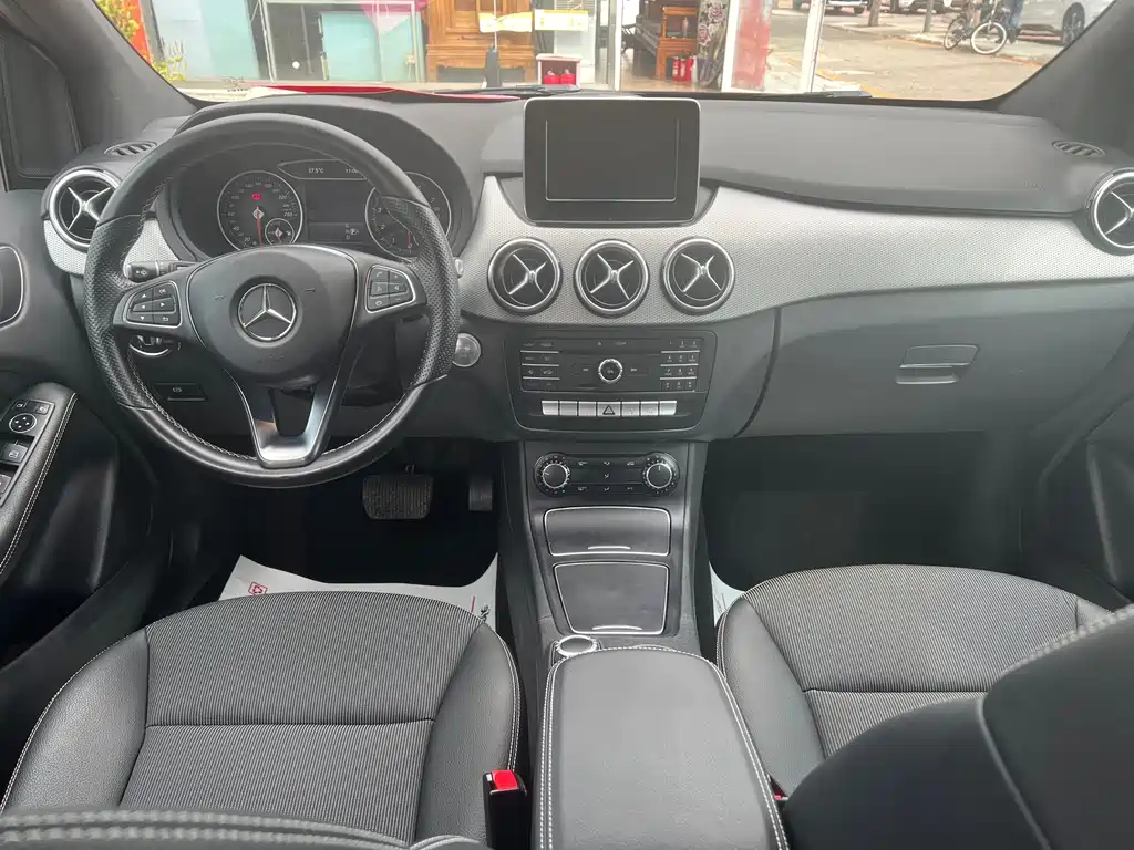 Mercedes-Benz B-Class — миниатюра 10