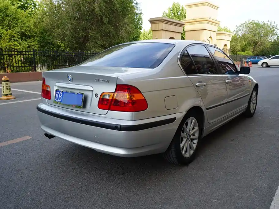 BMW 3 Series — миниатюра 11