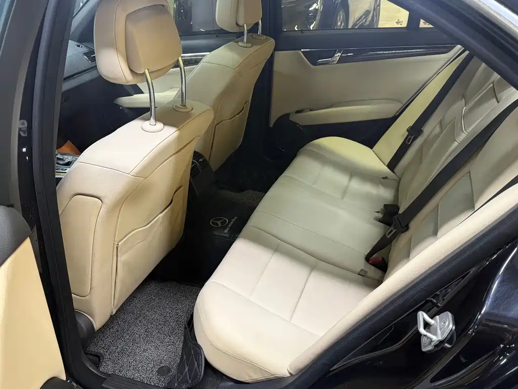 Mercedes-Benz C-Class — миниатюра 15