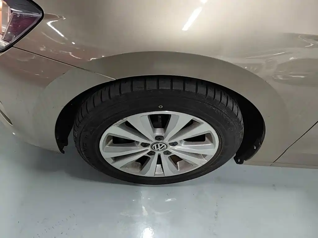 Volkswagen Golf Sportsvan — миниатюра 25