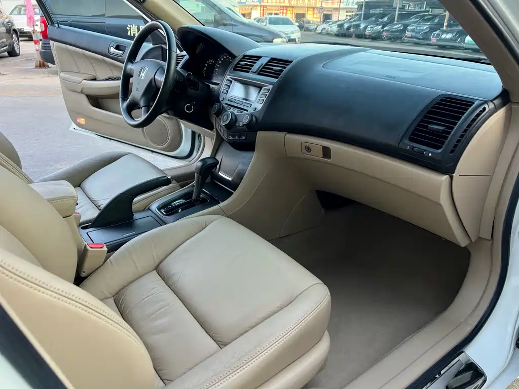 Honda Accord — миниатюра 11