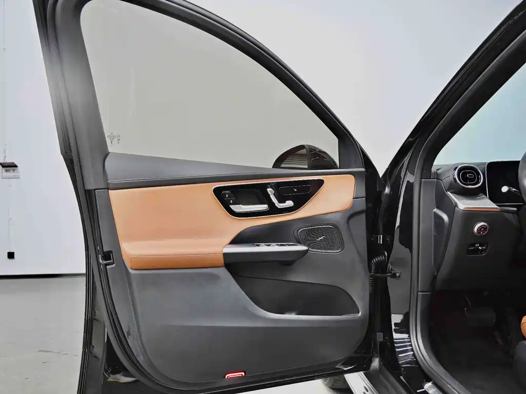 Mercedes-Benz GLC — миниатюра 22