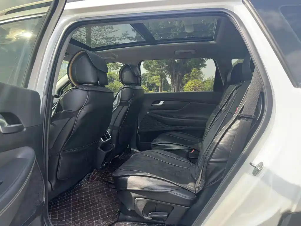 Hyundai Santa Fe — миниатюра 5
