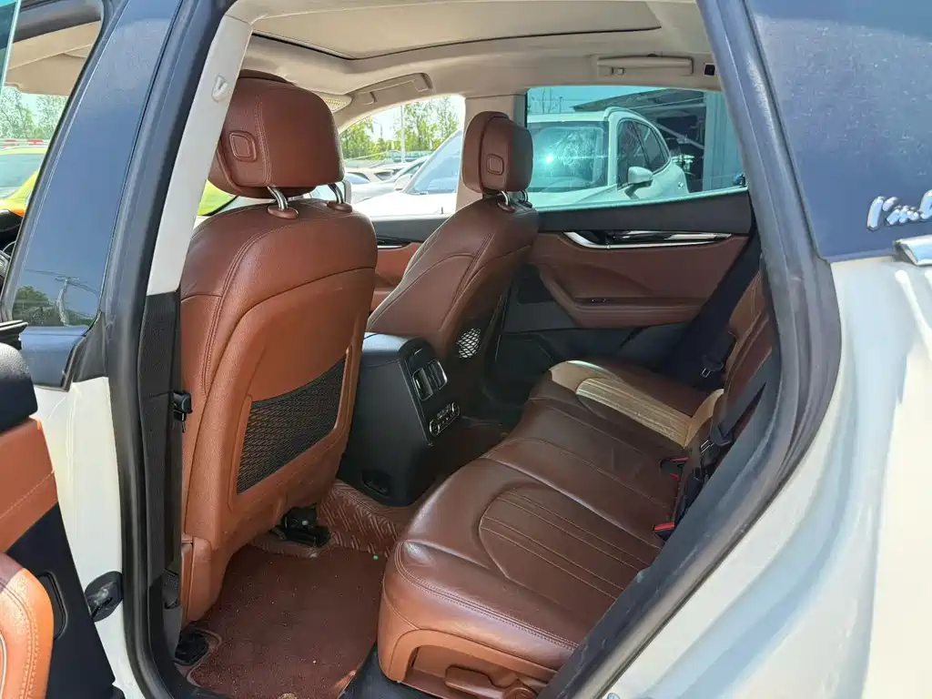 Maserati Levante — миниатюра 5