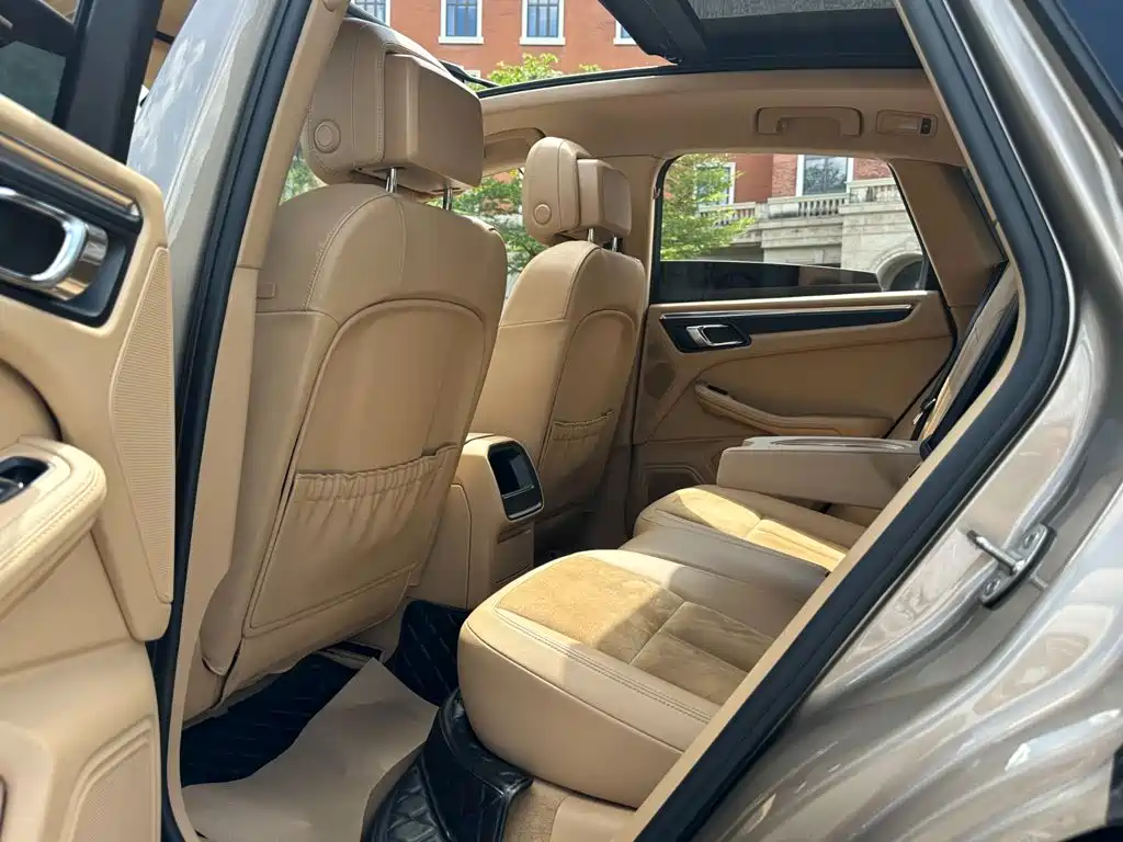 Porsche Macan — миниатюра 10