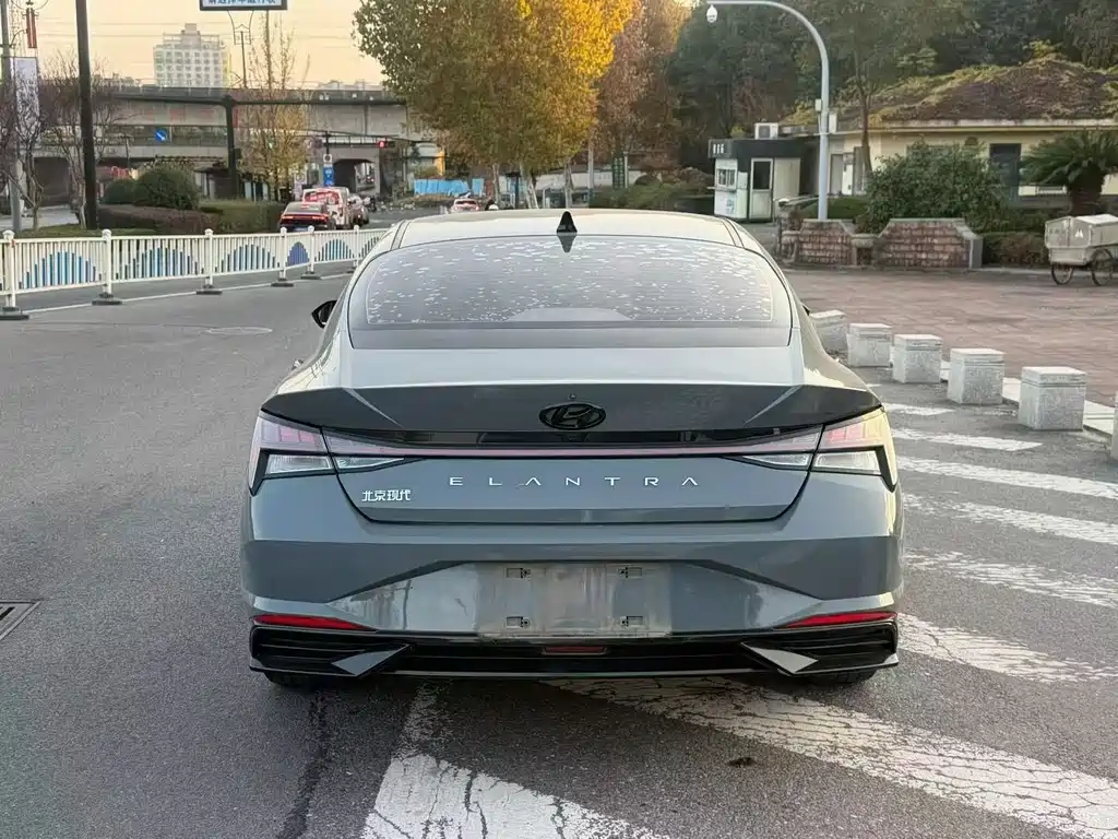 Hyundai Elantra — миниатюра 8