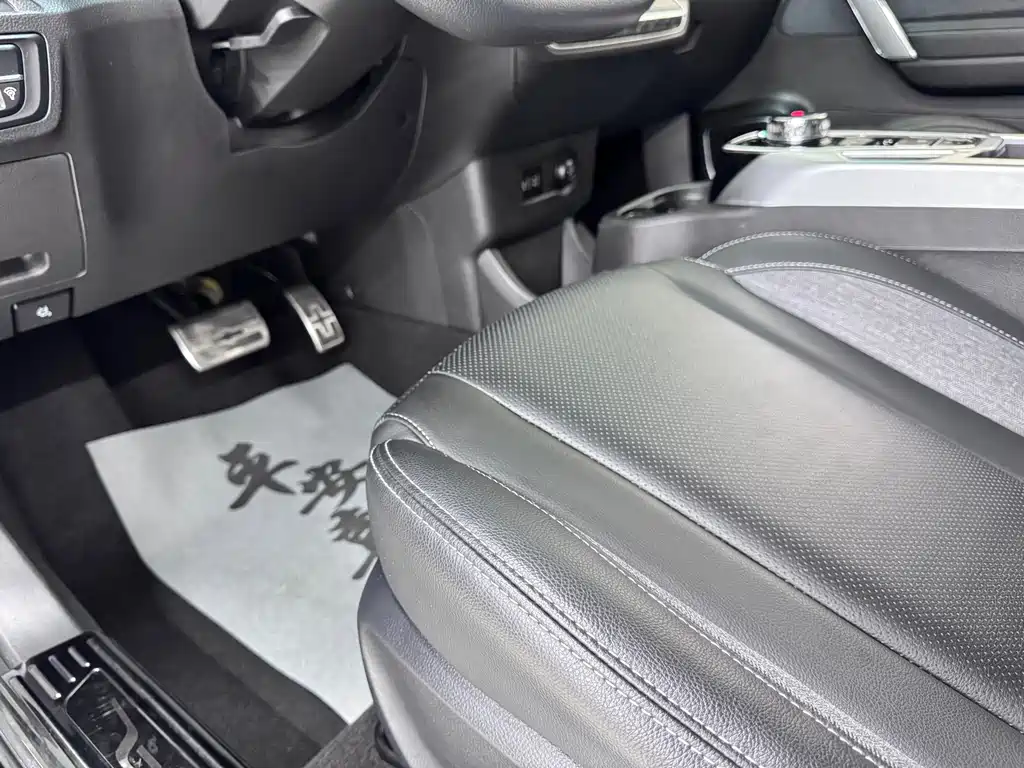 BAIC EX3 — миниатюра 7