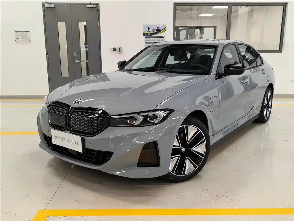 BMW i3 2026 eDrive 40 L