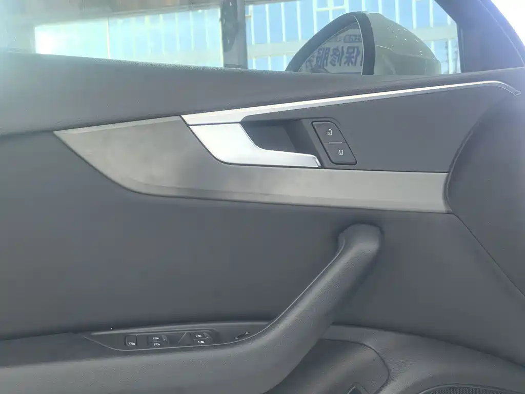 Audi A4L — миниатюра 12