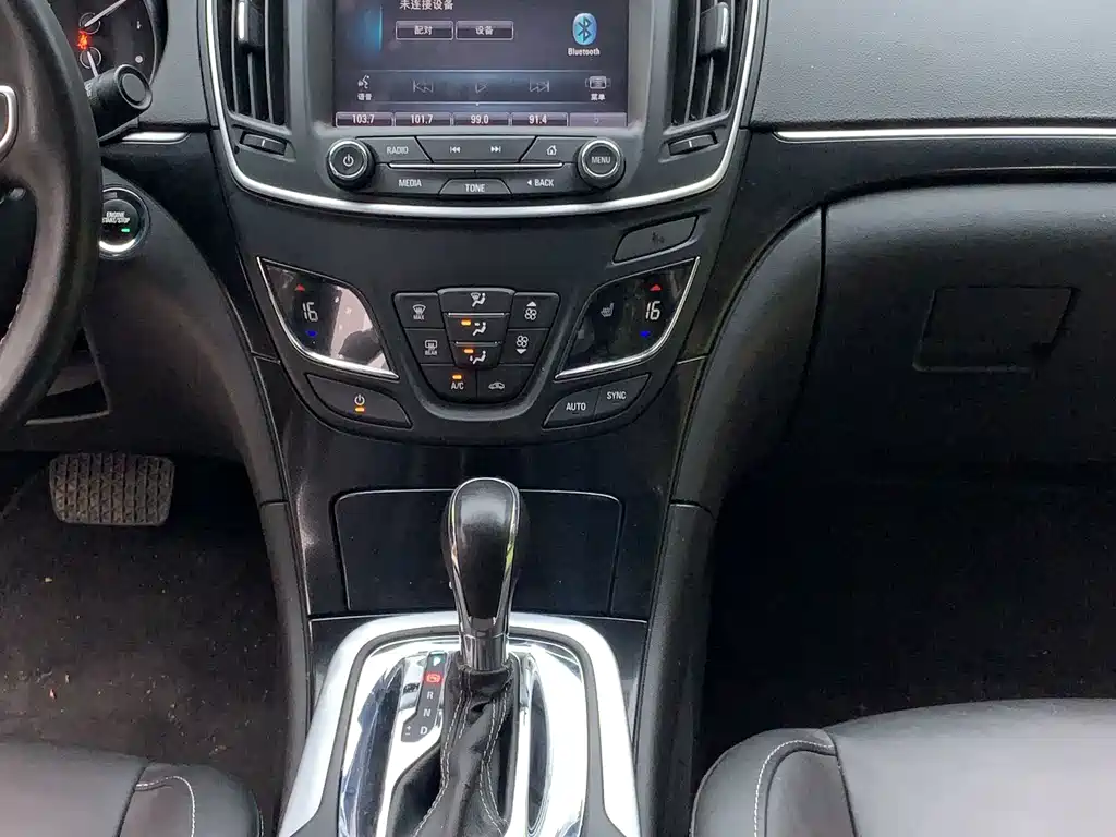 Buick Regal — миниатюра 8