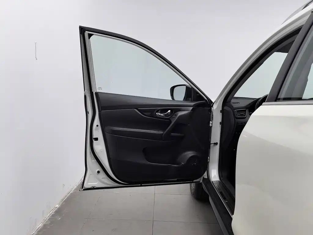 Nissan X-Trail — миниатюра 8