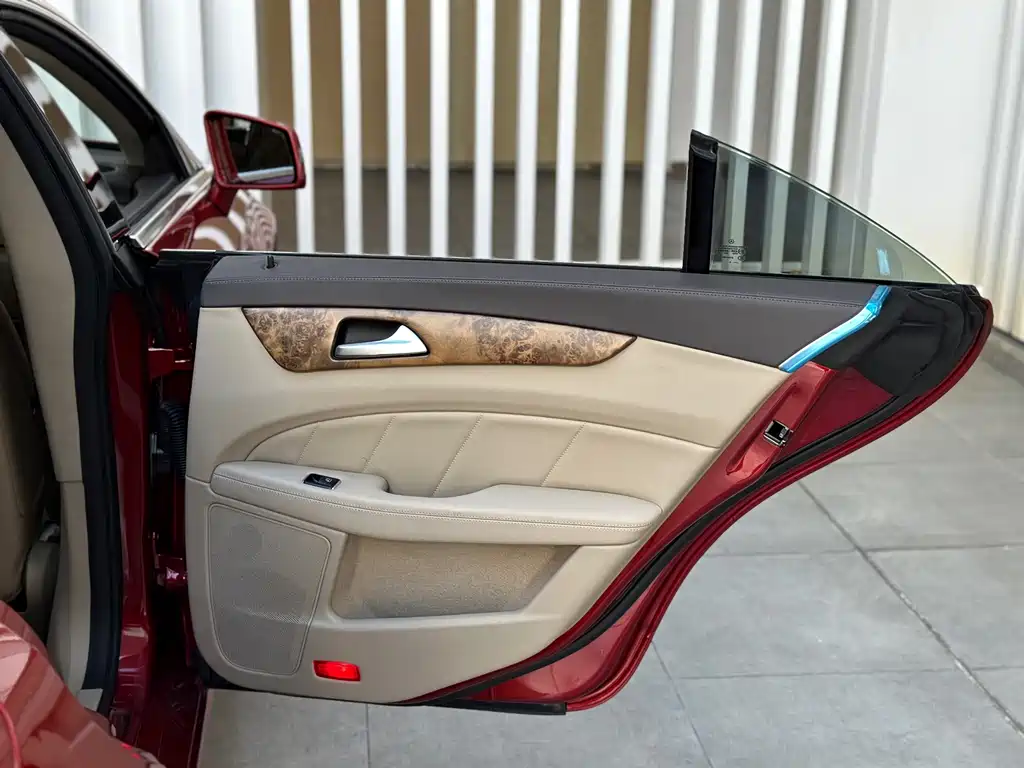 Mercedes-Benz CLS — миниатюра 23