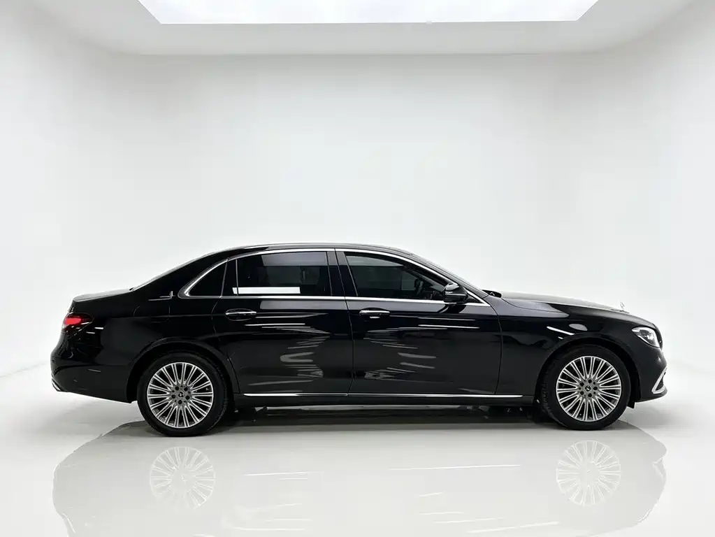 Mercedes-Benz E-Class — миниатюра 9