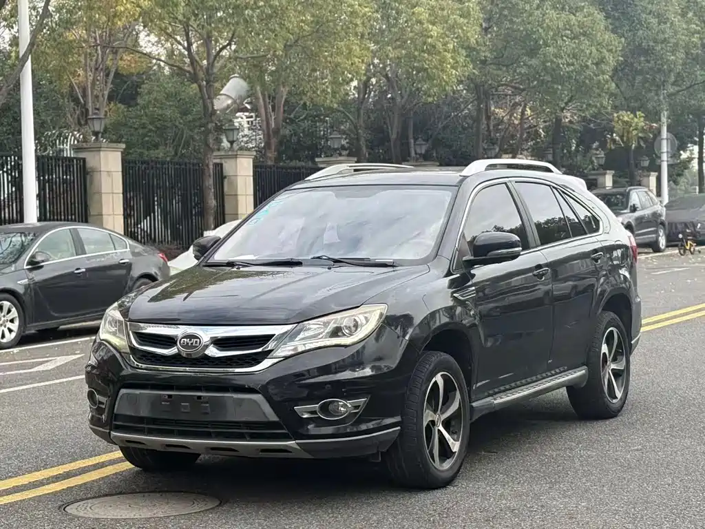 BYD S7