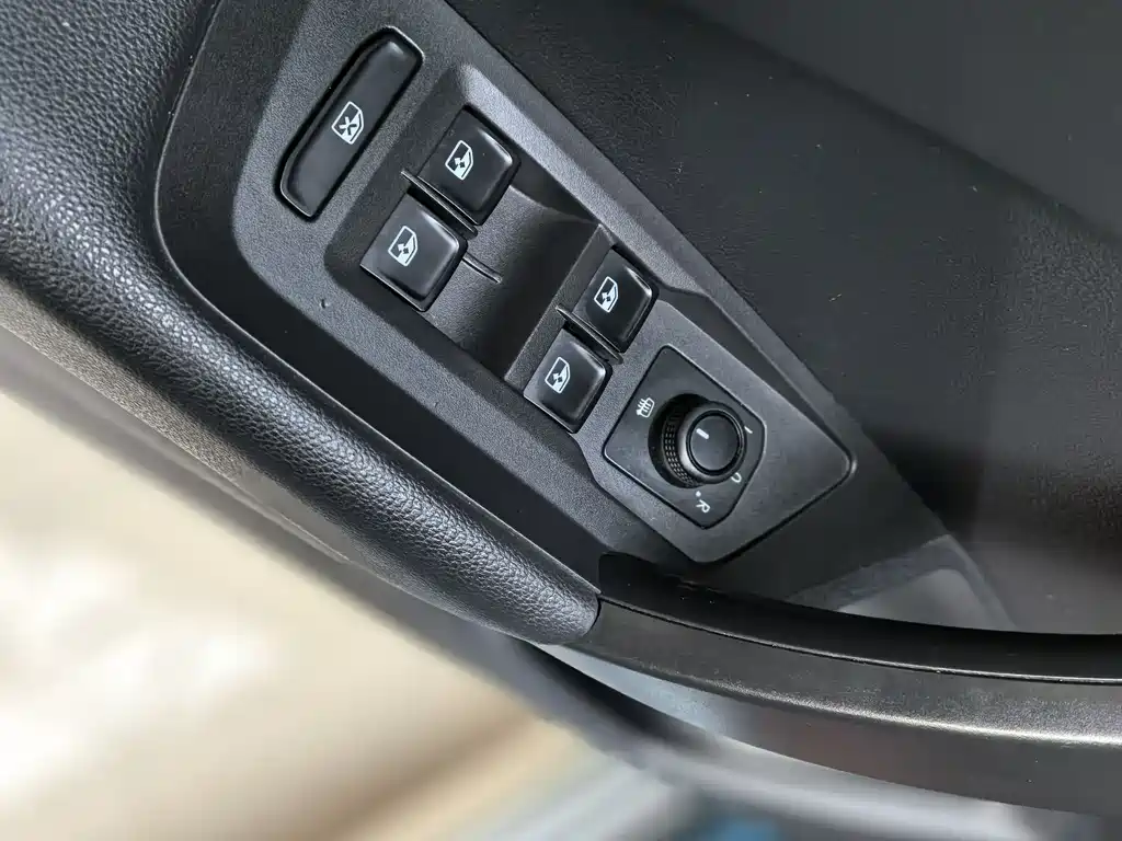 Volkswagen Tharu 2019 280TSI Comfort V