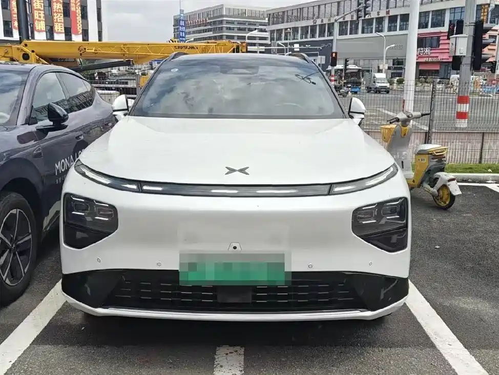 XPeng G9 — миниатюра 2