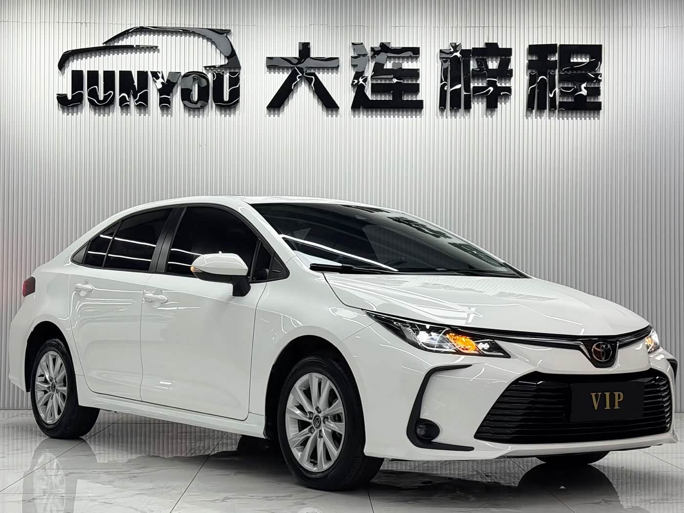 Toyota Corolla 1.2 л 2023 г. Белый, пробег 35000 км