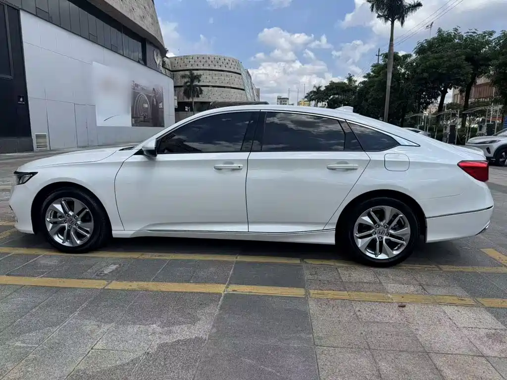 Honda Accord — миниатюра 7