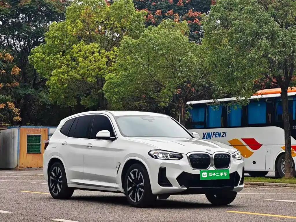 BMW iX3 — миниатюра 4
