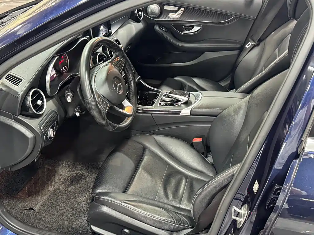 Mercedes-Benz C-Class — миниатюра 2