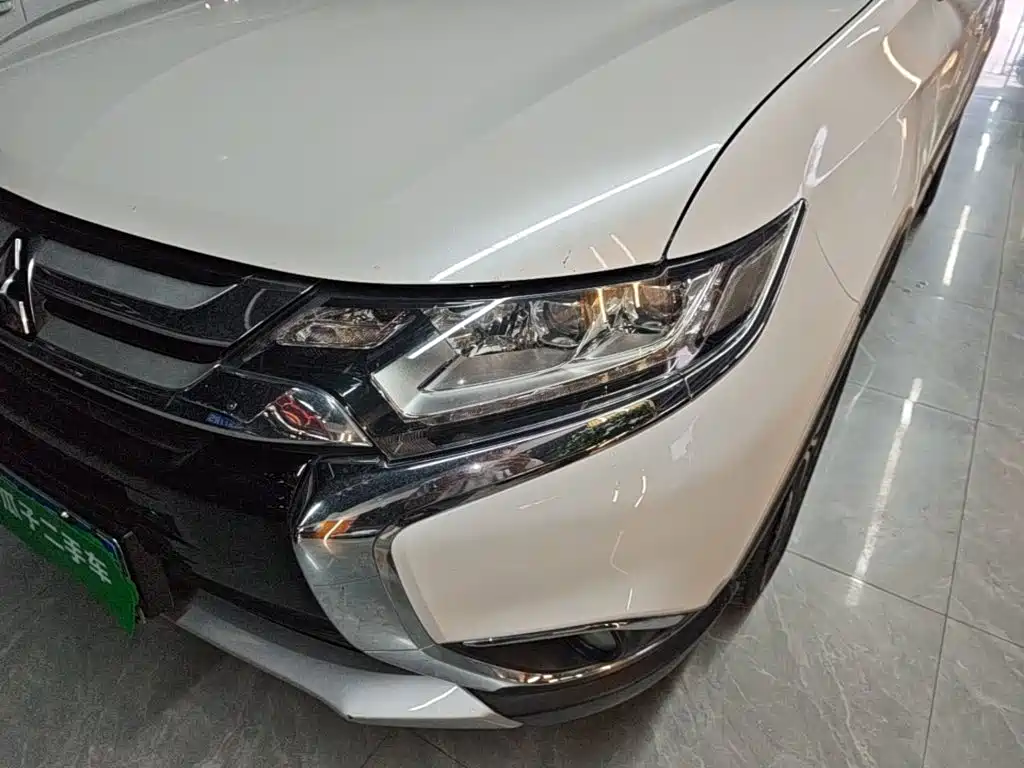Mitsubishi Outlander — миниатюра 24