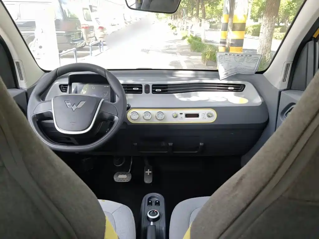 Wuling MINIEV — миниатюра 10