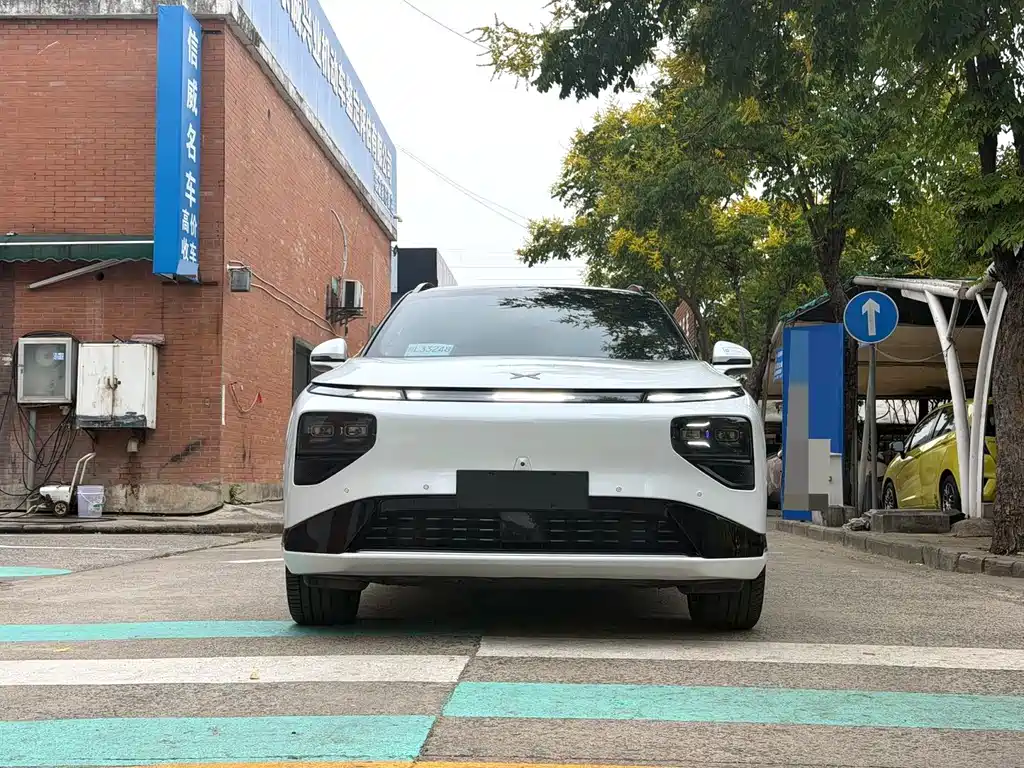 XPeng G9 — миниатюра 7