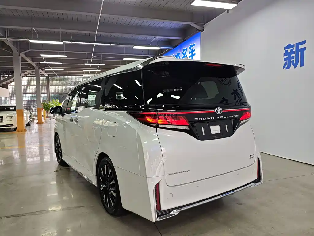 Toyota Vellfire — миниатюра 14