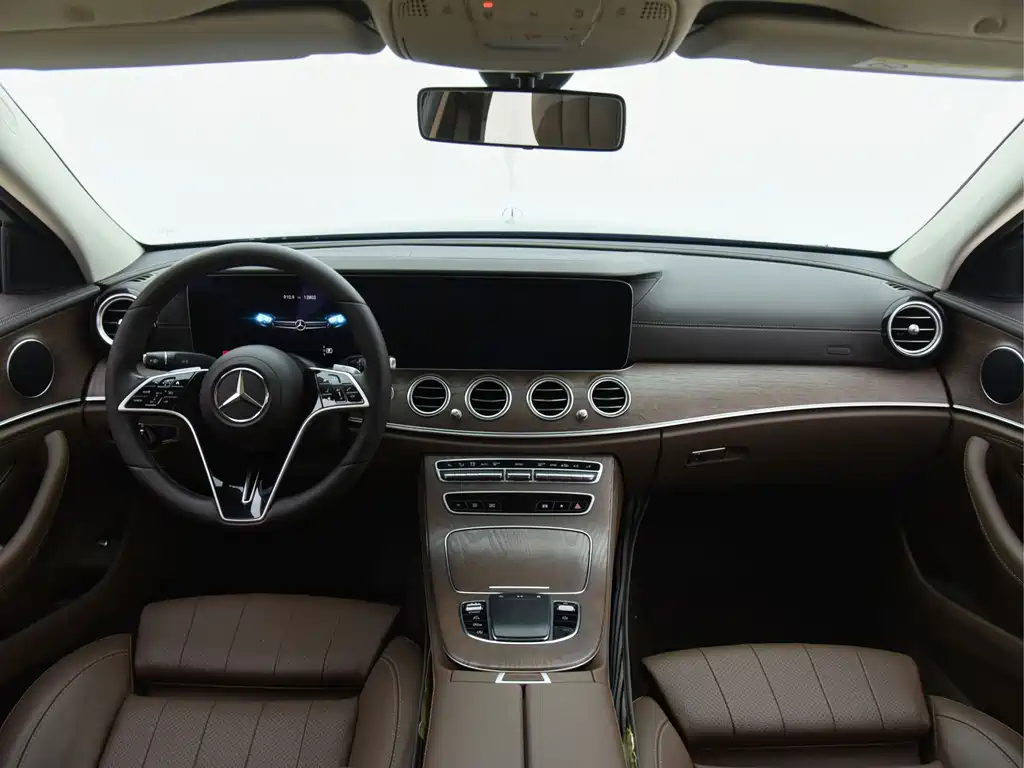 Mercedes-Benz E-Class — миниатюра 15