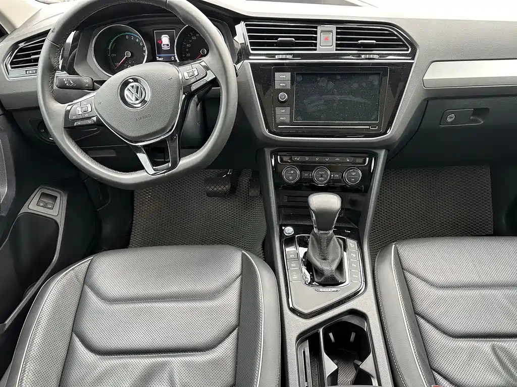 Volkswagen Tiguan L PHEV — миниатюра 7